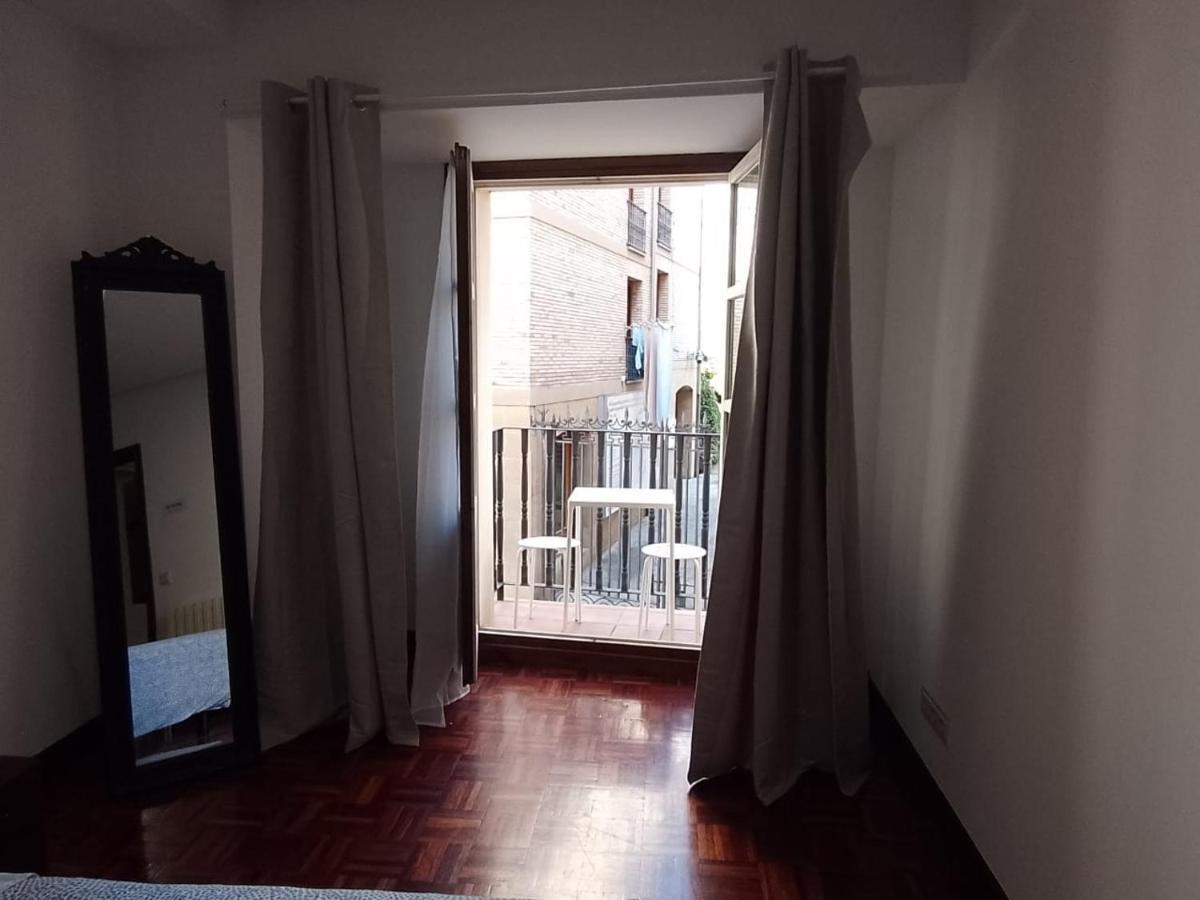 Апартаменты Casa Caminante - Habitacion Памплона Экстерьер фото