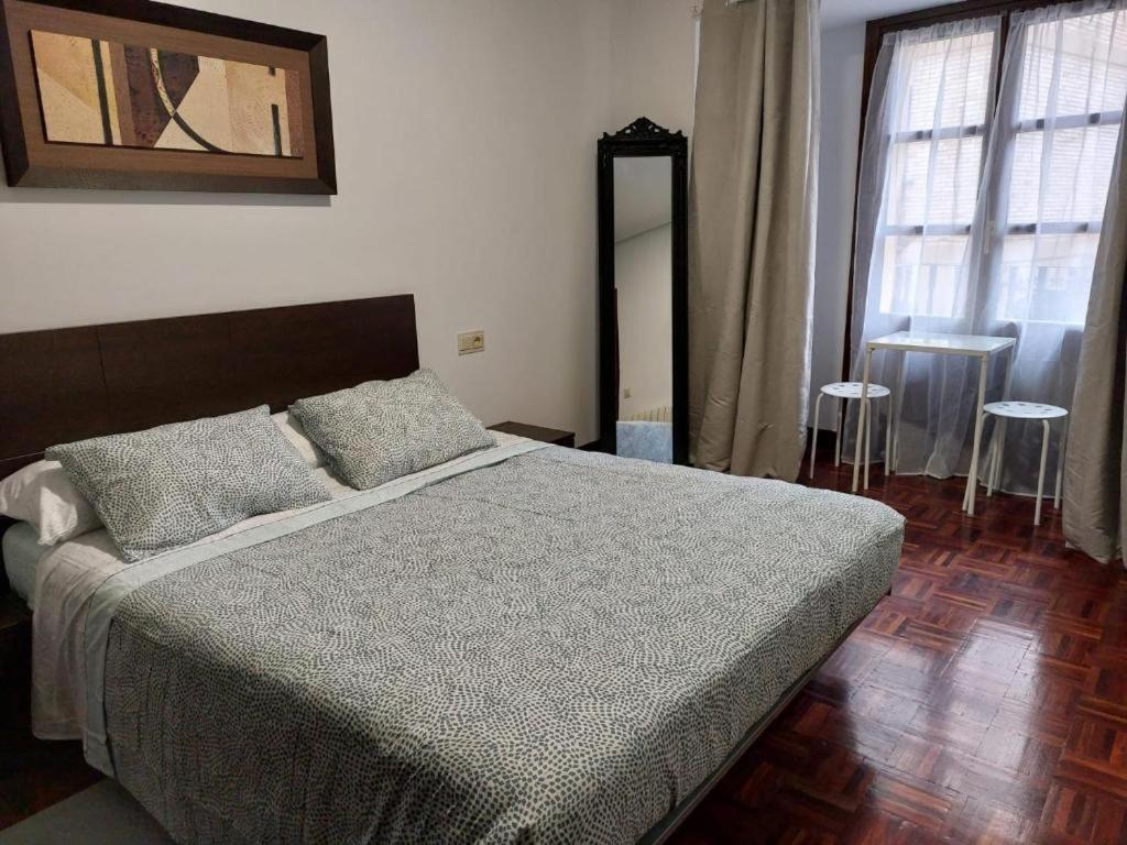 Апартаменты Casa Caminante - Habitacion Памплона Экстерьер фото
